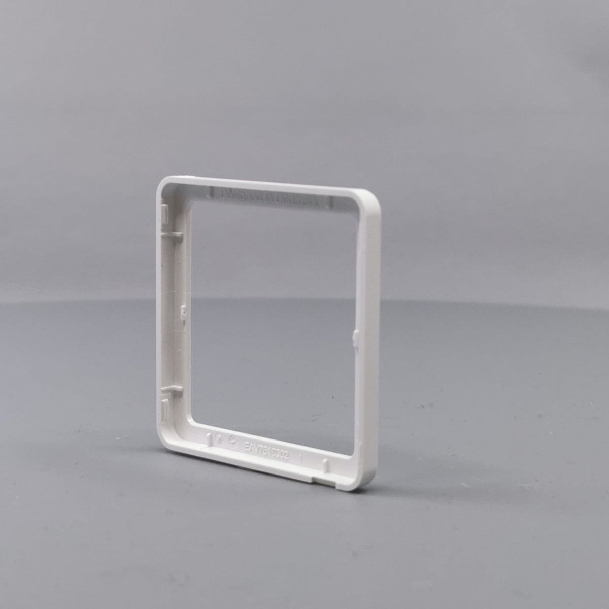 LK Fuga ramme SLIM 55 1m - hvid (360° frame 16)