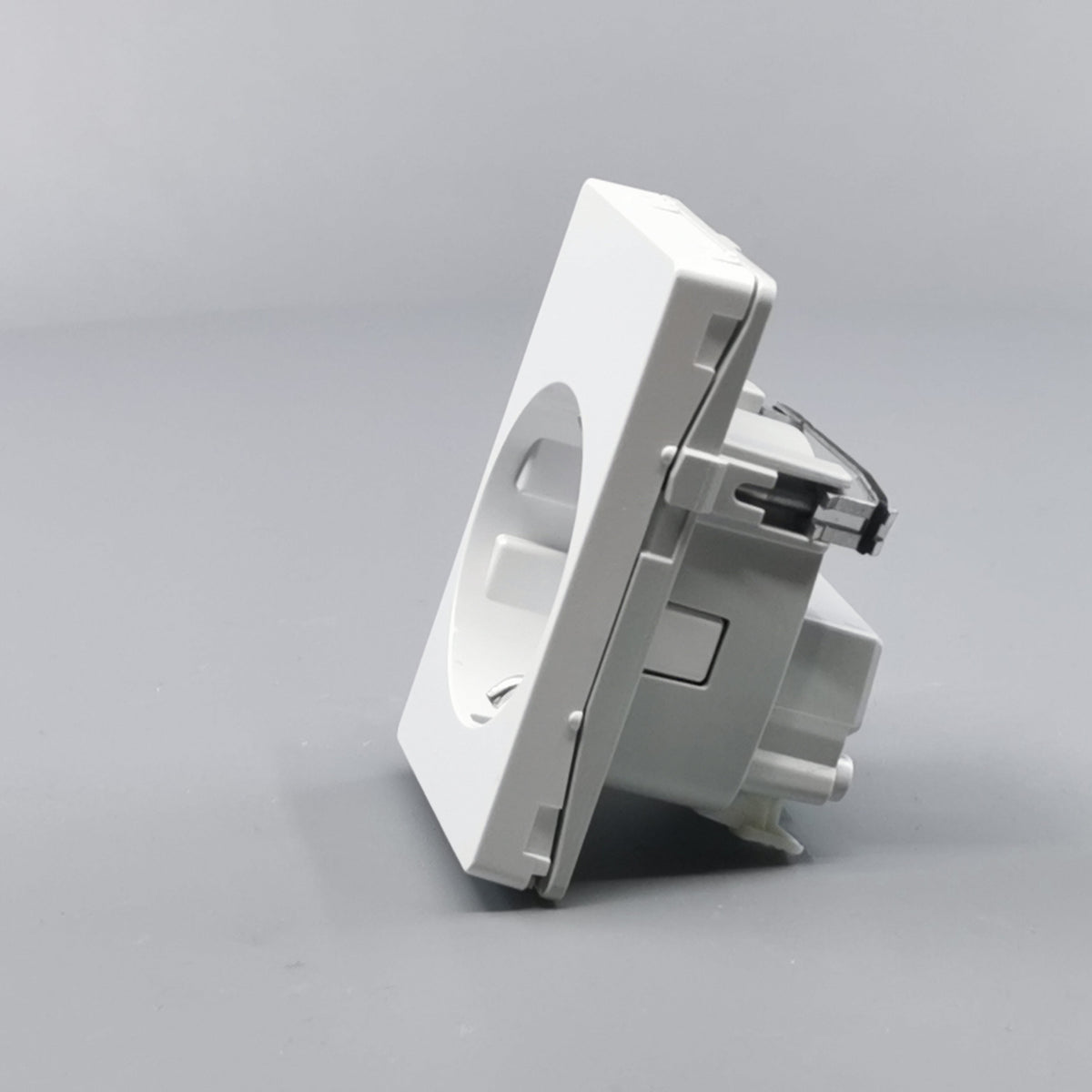 LK Fuga stikkontakt med sidejord 1½m - hvid (360° frame 6)