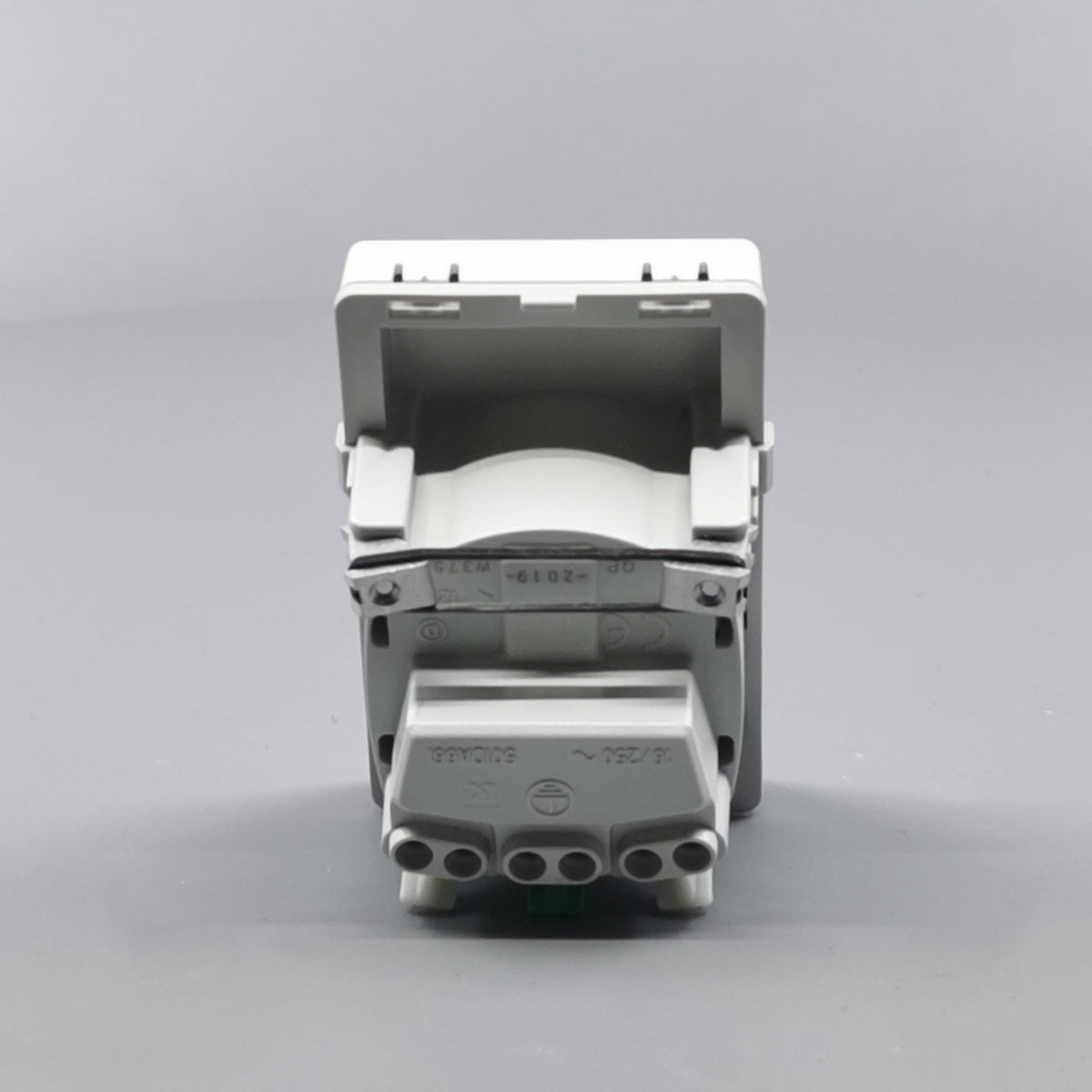 LK Fuga stikkontakt med sidejord 1½m - hvid (360° frame 13)