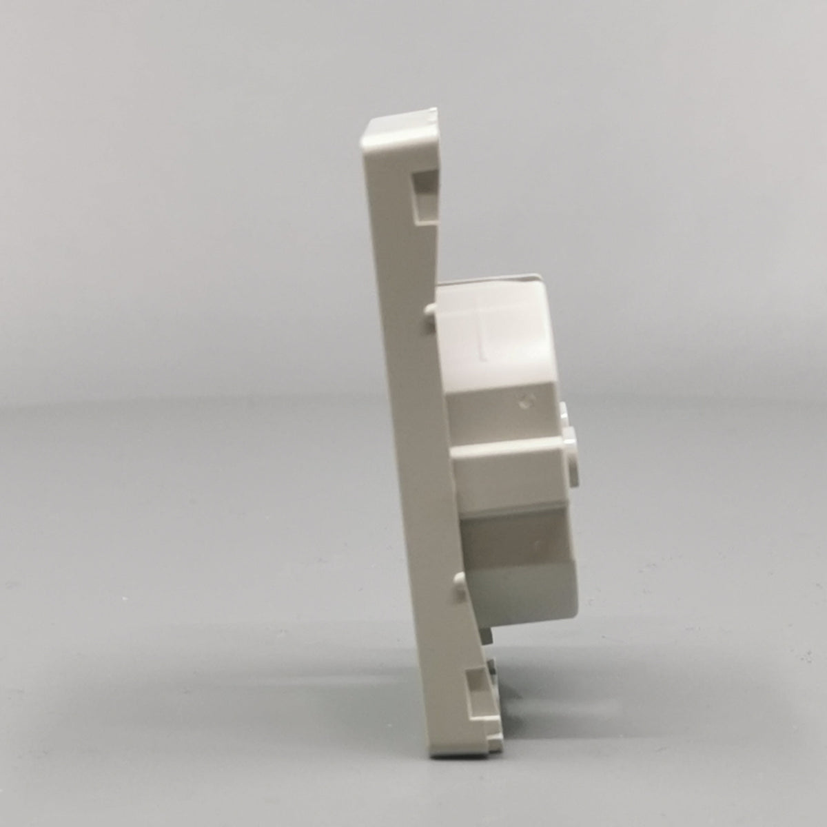 LK Fuga afdækning til 1½m stikkontakt med sidejord - lysegrå (360° frame 7)