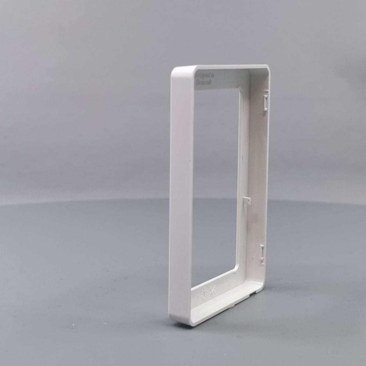 LK Fuga ramme BASE 63 2m - hvid (360° frame 9)