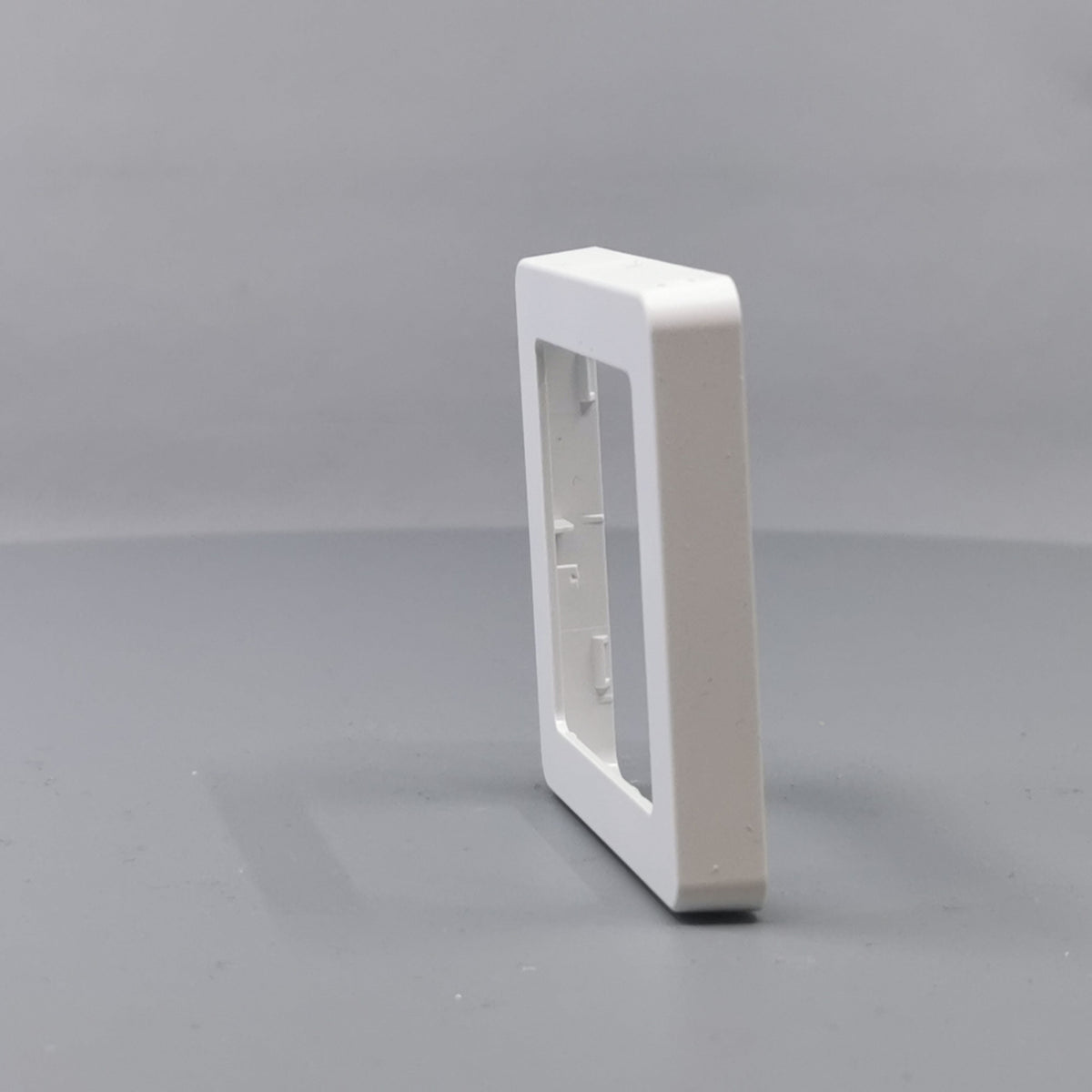 LK Fuga ramme BASE 63 1m - hvid (360° frame 6)