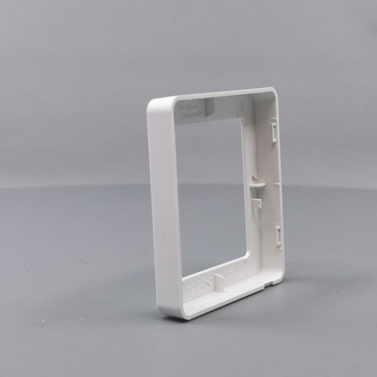 LK Fuga ramme BASE 63 1m - hvid (360° frame 9)