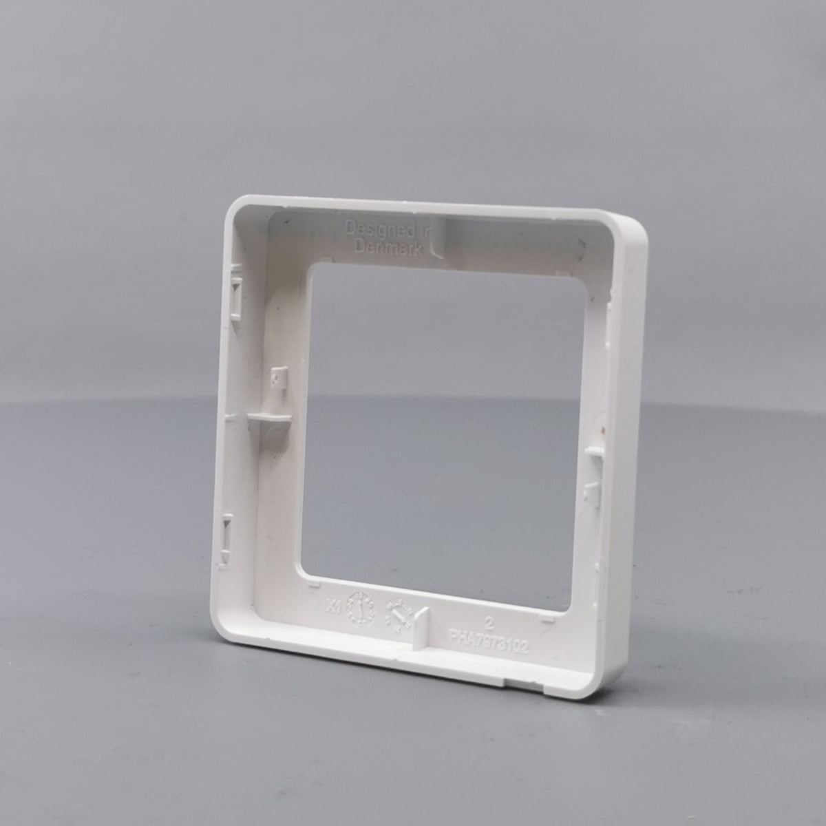 LK Fuga ramme BASE 63 1m - hvid (360° frame 15)