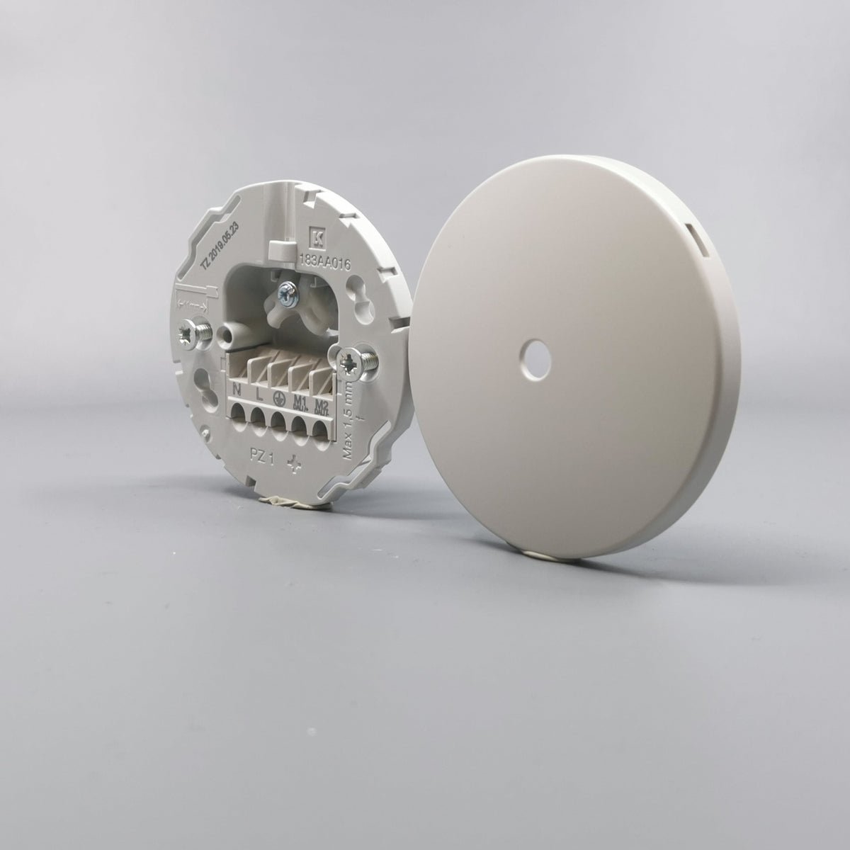 Lampeudtag Ø83mm. 5P Lysegrå (Ny model) (360° frame 4)