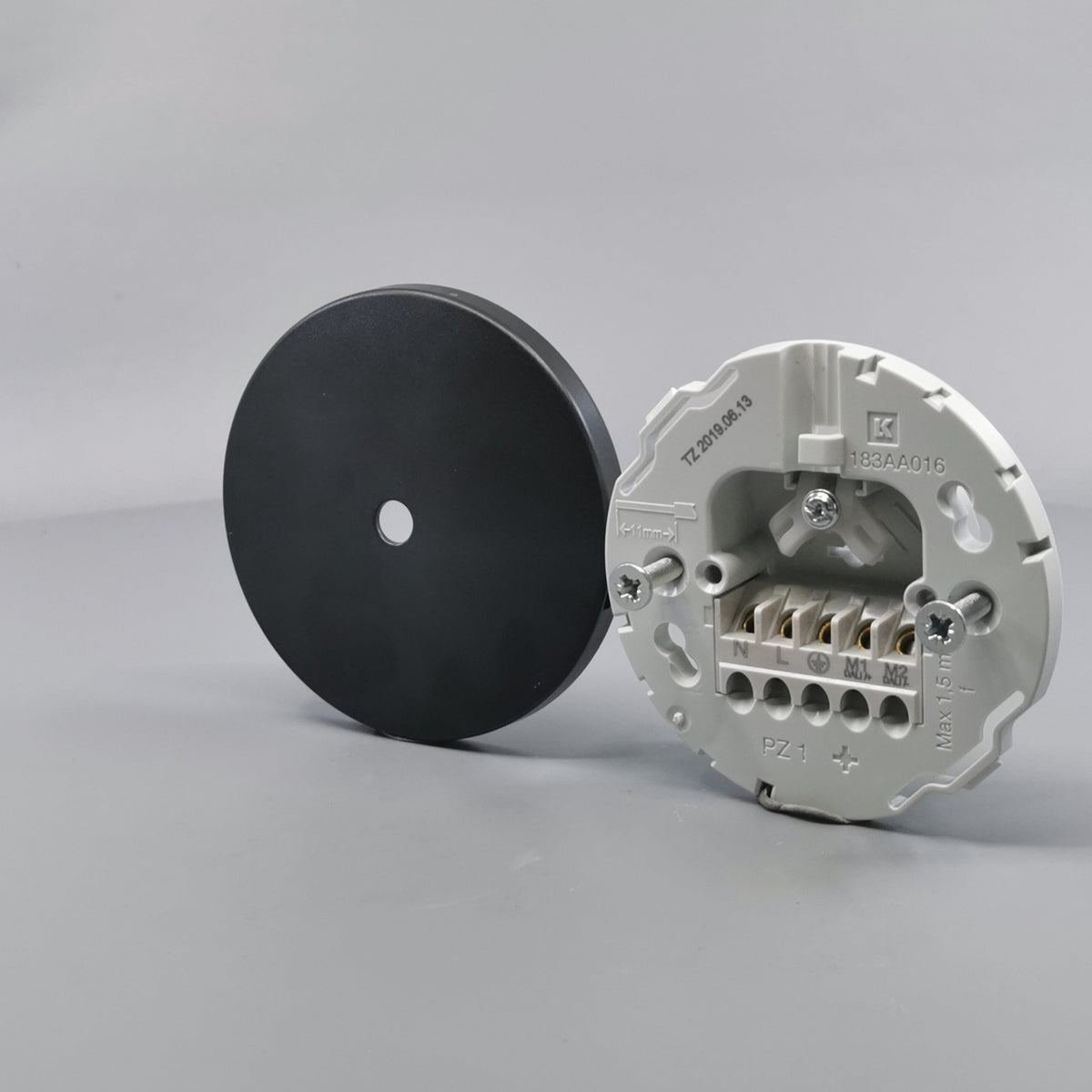 Lampeudtag Ø83mm. 5P Koksgrå (Ny model) (360° frame 3)