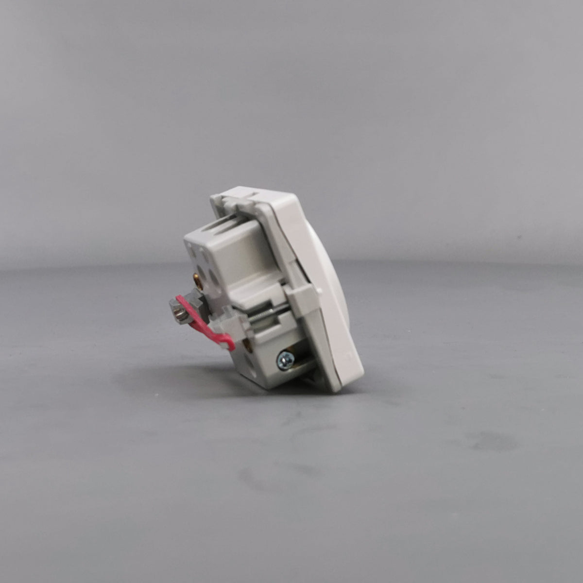 Fuga Lampestikkontakt med jord 50x50 hvid (360° frame 18)