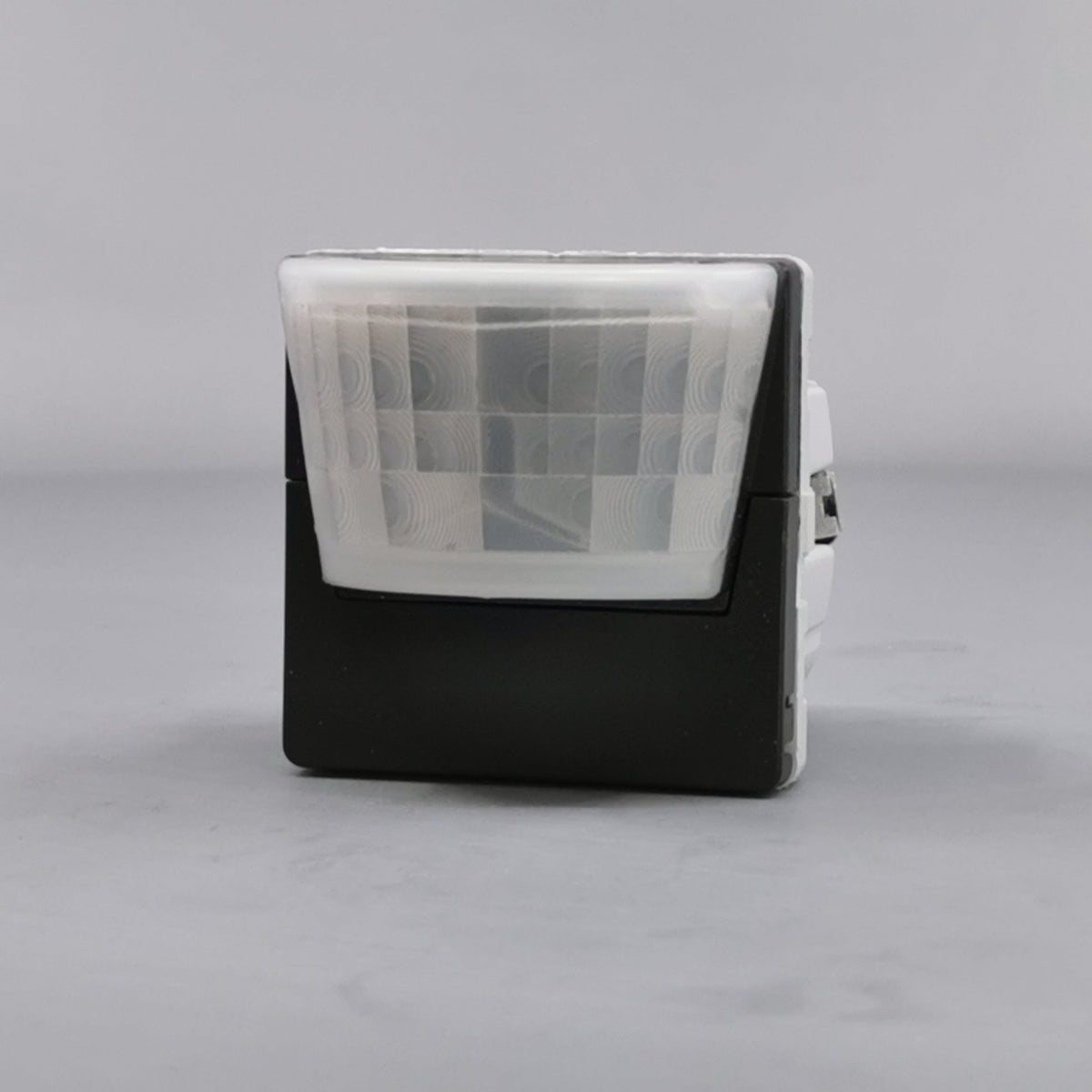 LK Fuga indsats pir 180gr 230V 10A koksgrå (360° frame 2)