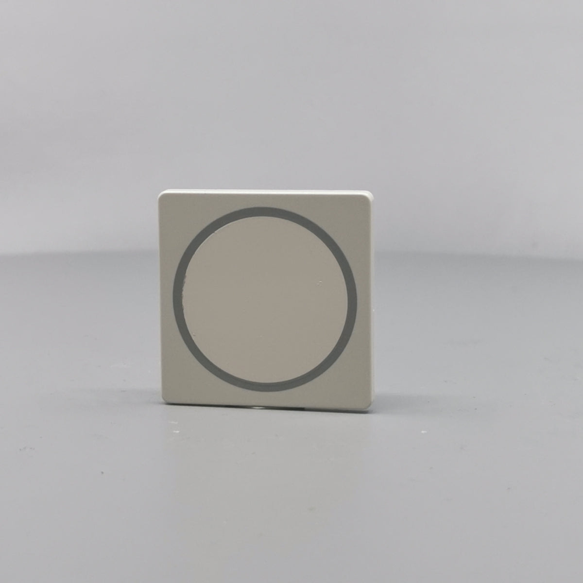 Fuga touch impulsgiver lysegrå afdækning (360° frame 2)