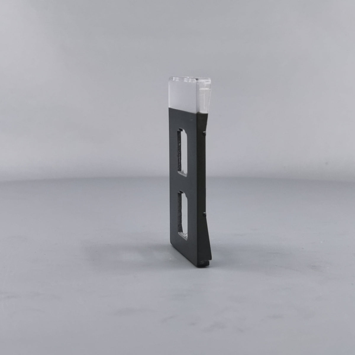 Afdækning for Fuga 1/2xRJ45 1½ modul kokgrå (360° frame 6)