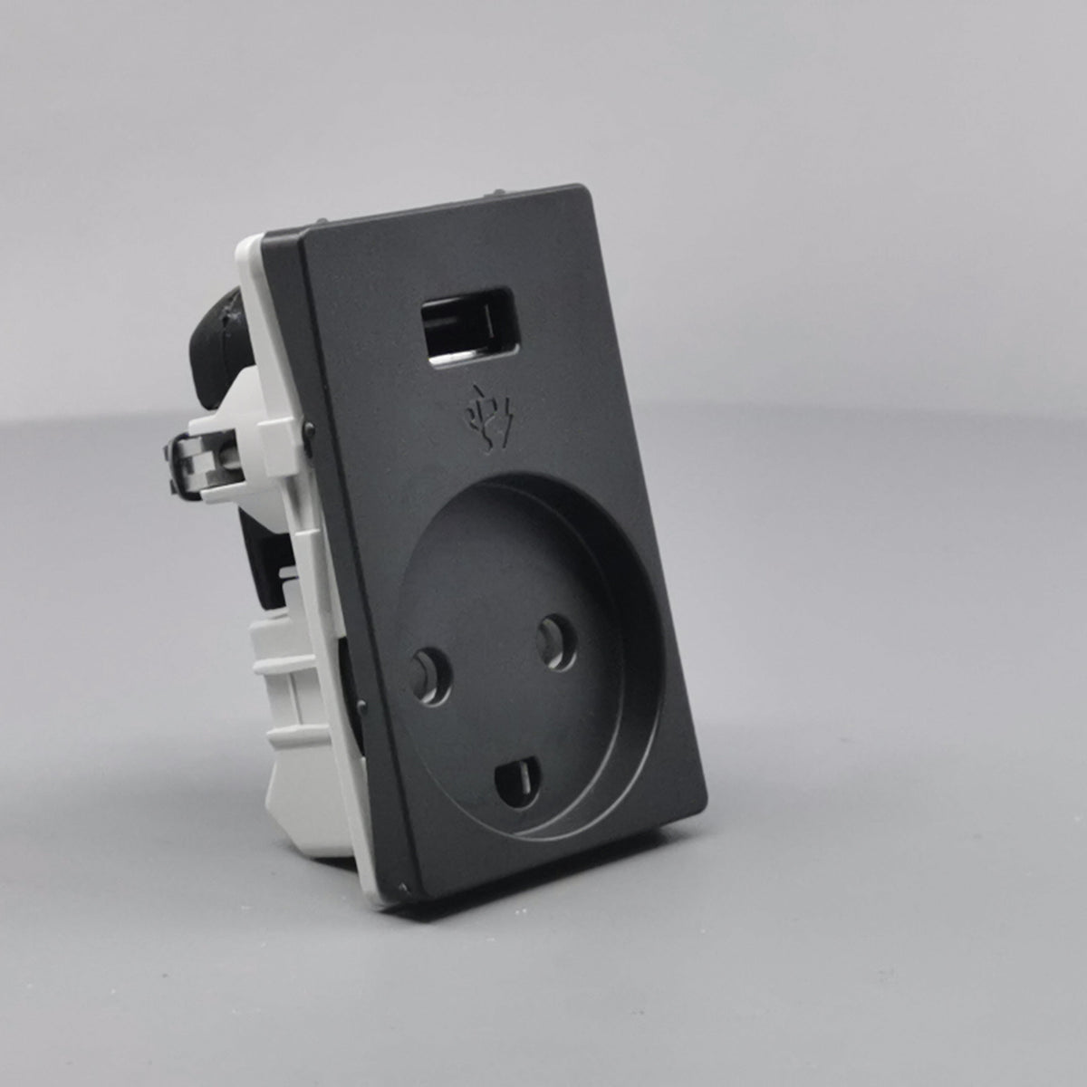 FUGA Stikkontakt med USB-lader og Jord Koksgrå (360° frame 22)