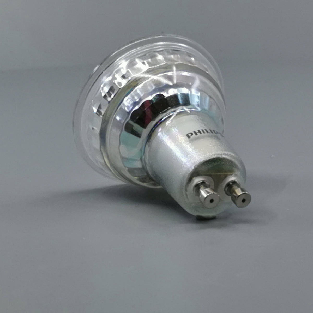 Philips CorePro LED pære 3,5W 2700K 230Lm GU10 36º (360° frame 8)