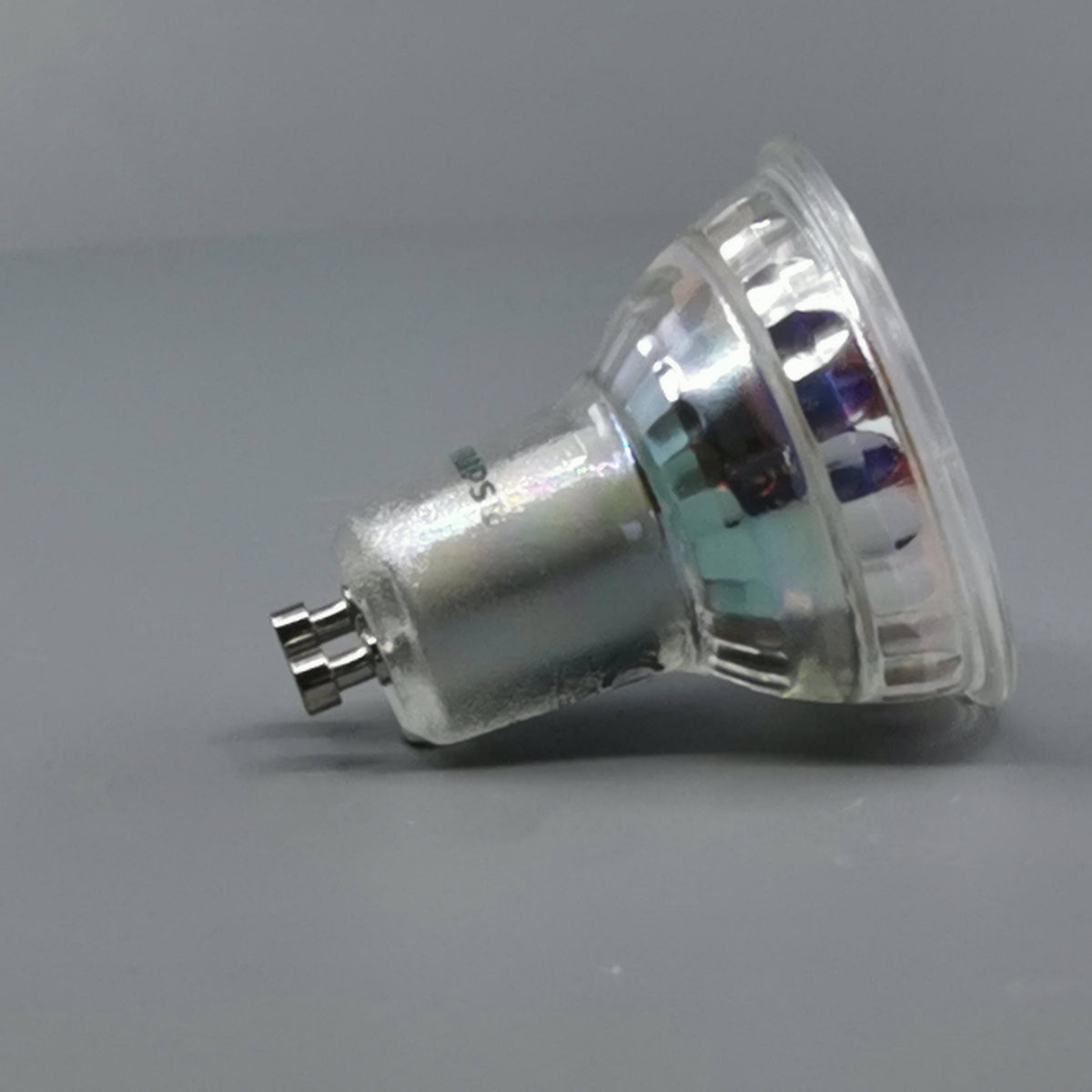Philips CorePro LED pære 3,5W 2700K 230Lm GU10 36º (360° frame 15)