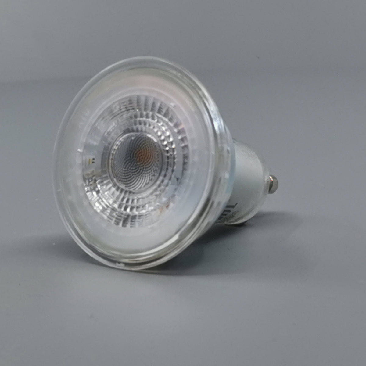 Philips CorePro LED pære 3,5W 2700K 230Lm GU10 36º (360° frame 24)