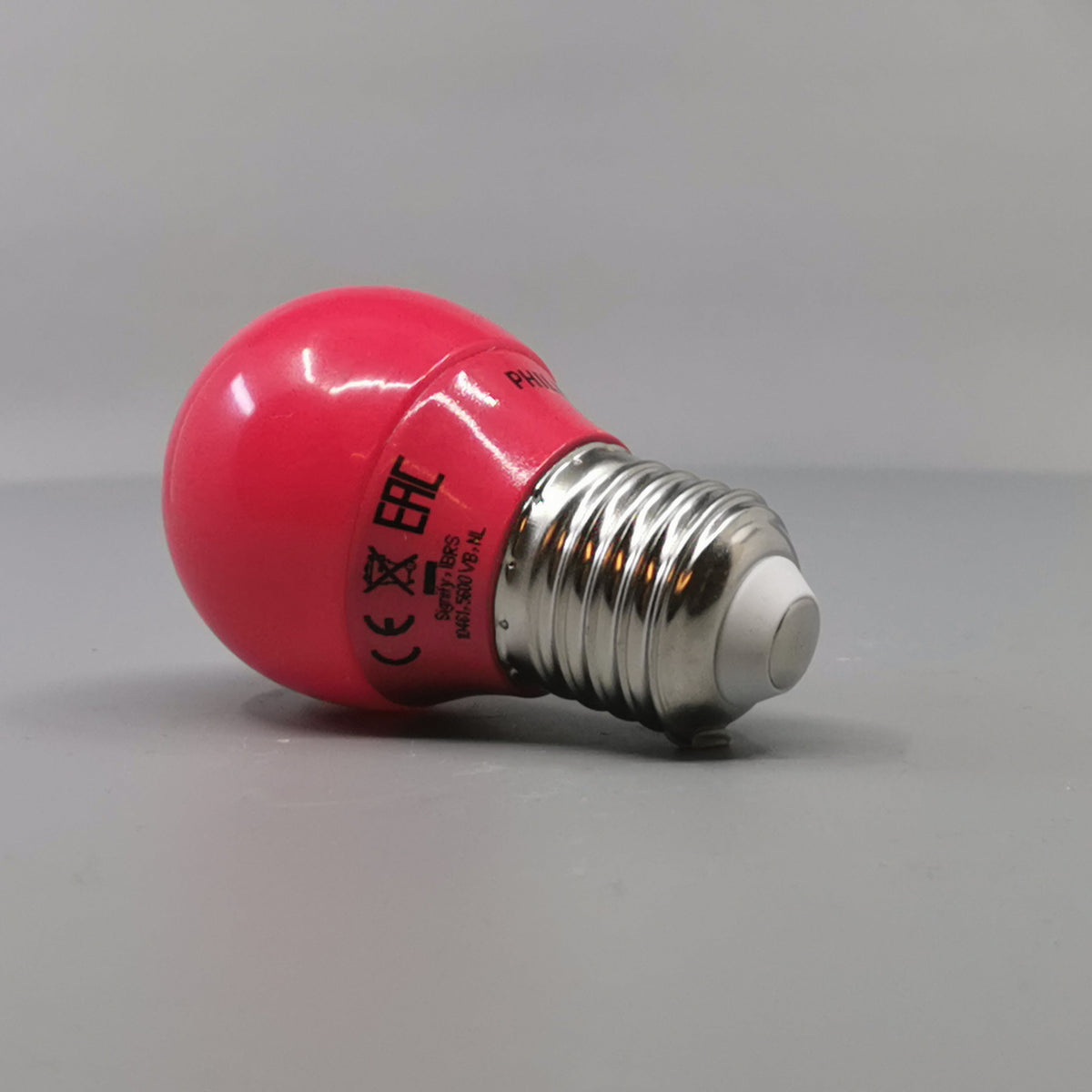 Philips LED Krone Kulørt 3,1W P45 E27 Rød (360° frame 3)