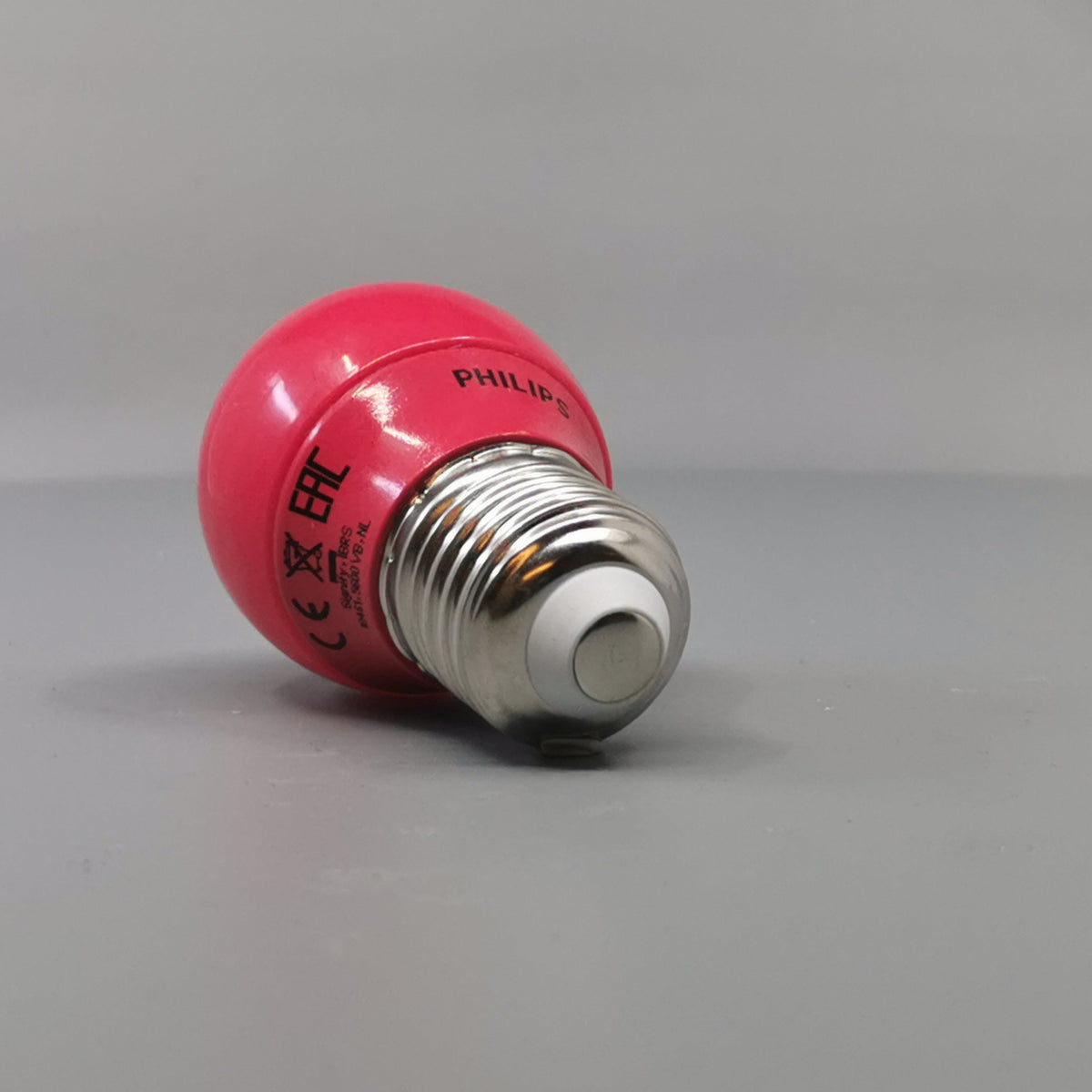Philips LED Krone Kulørt 3,1W P45 E27 Rød (360° frame 5)