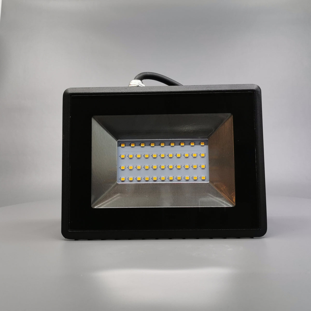 30W LED projektør 3000K 2550Lm sort