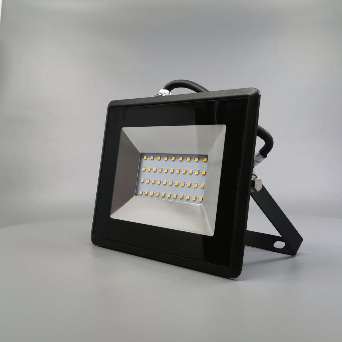 30W LED projektør 3000K 2550Lm sort (360° frame 4)