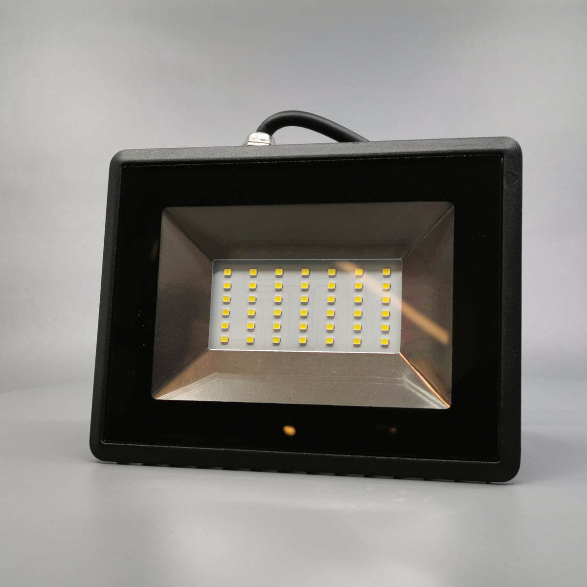 30W LED projektør 4000K 2550Lm sort (360° frame 2)