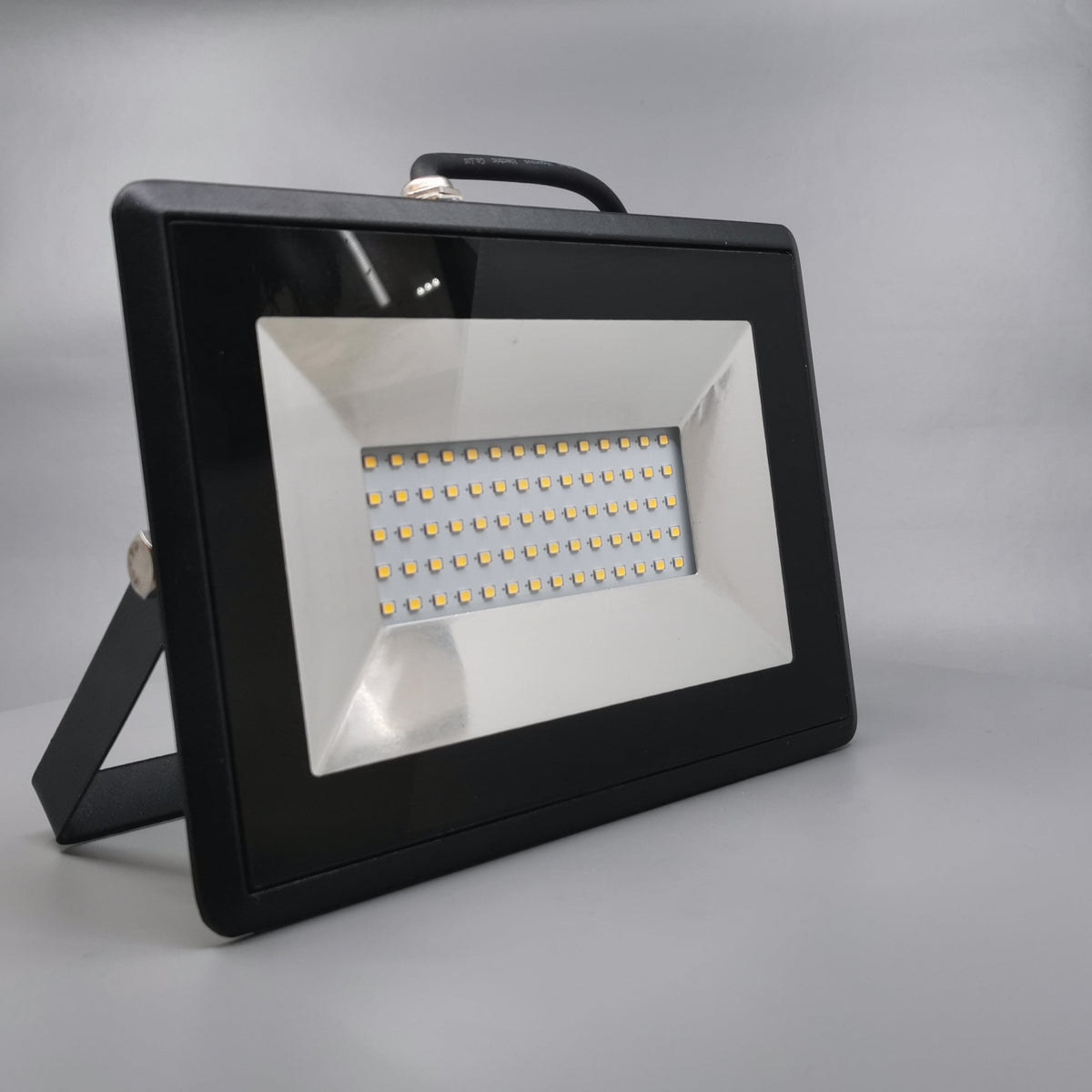 50W LED projektør 3000K 4250Lm sort (360° frame 22)