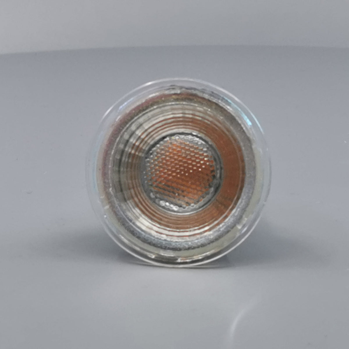 Diolux 4,7W GU10 3-trinsdæmpbar LED pære 3000K 38° (360° frame 22)