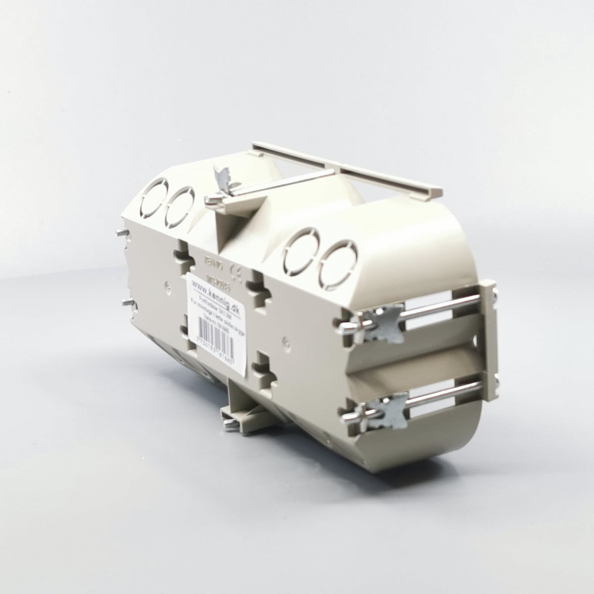 Kennig forfradåse 3x1½ modul (360° frame 17)