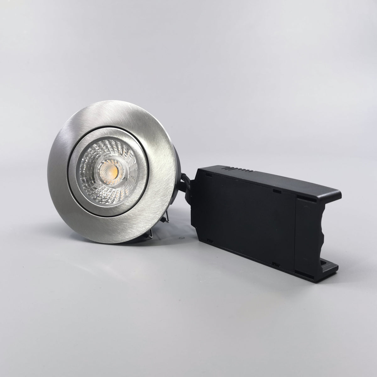 Diospot 30 V.2 6W 3000K 38° dæmpbar 32mm rund børstet (360° frame 3)
