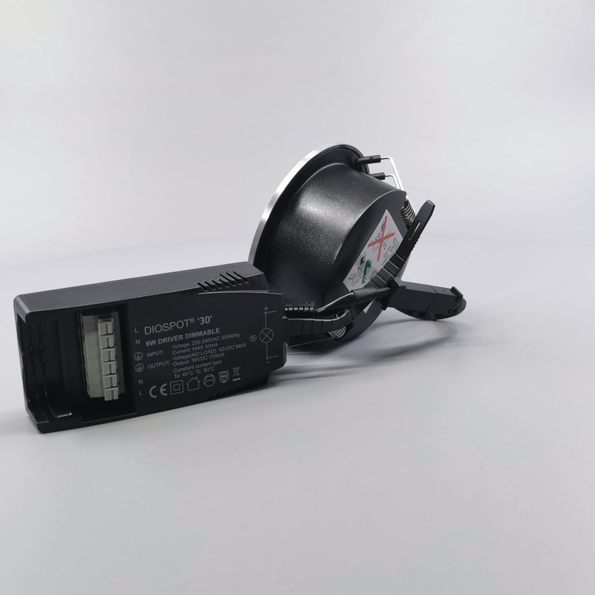 Diospot 30 V.2 6W 3000K 38° dæmpbar 32mm rund børstet (360° frame 10)