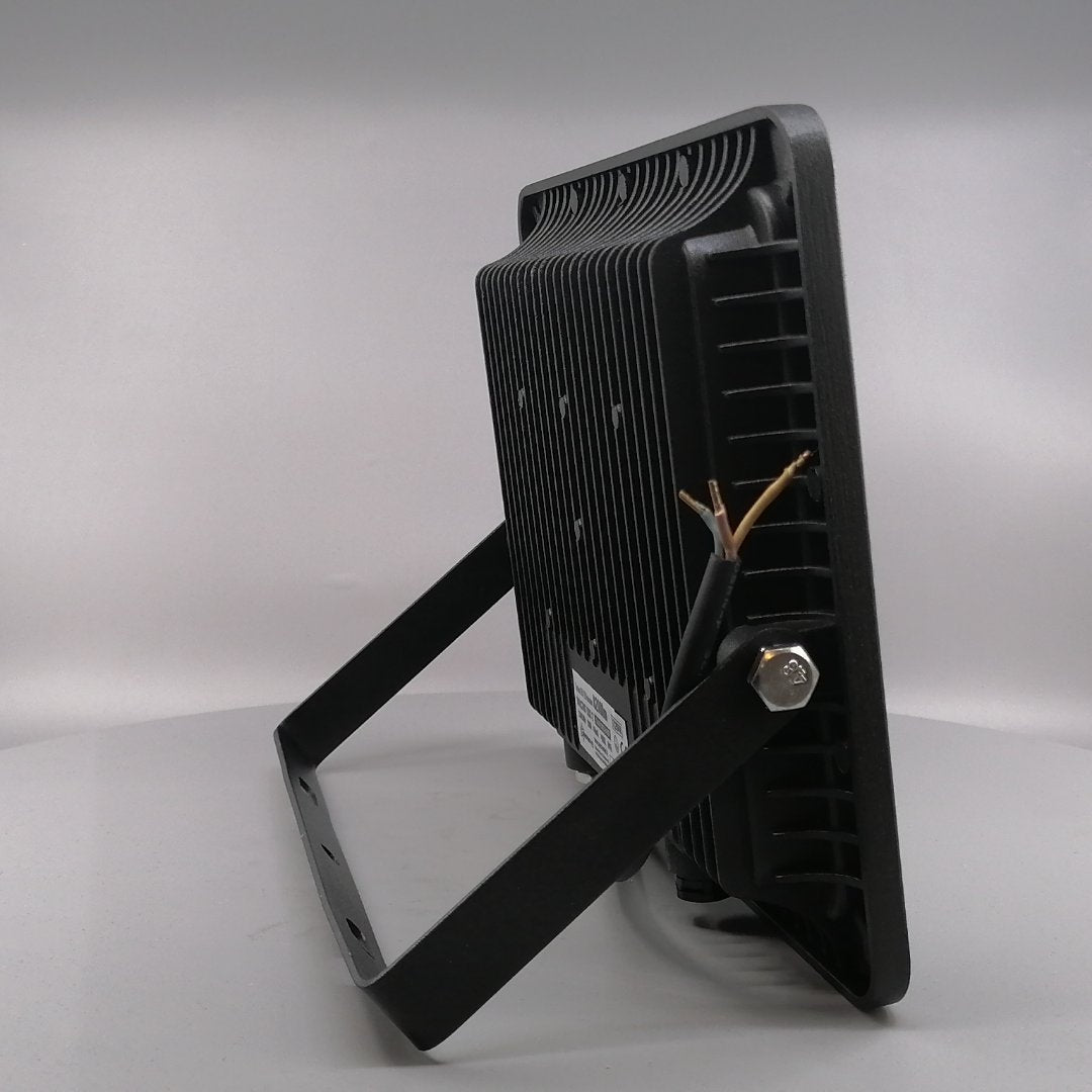 100W LED Projektør 4000K 8200 Lumen (360° frame 18)