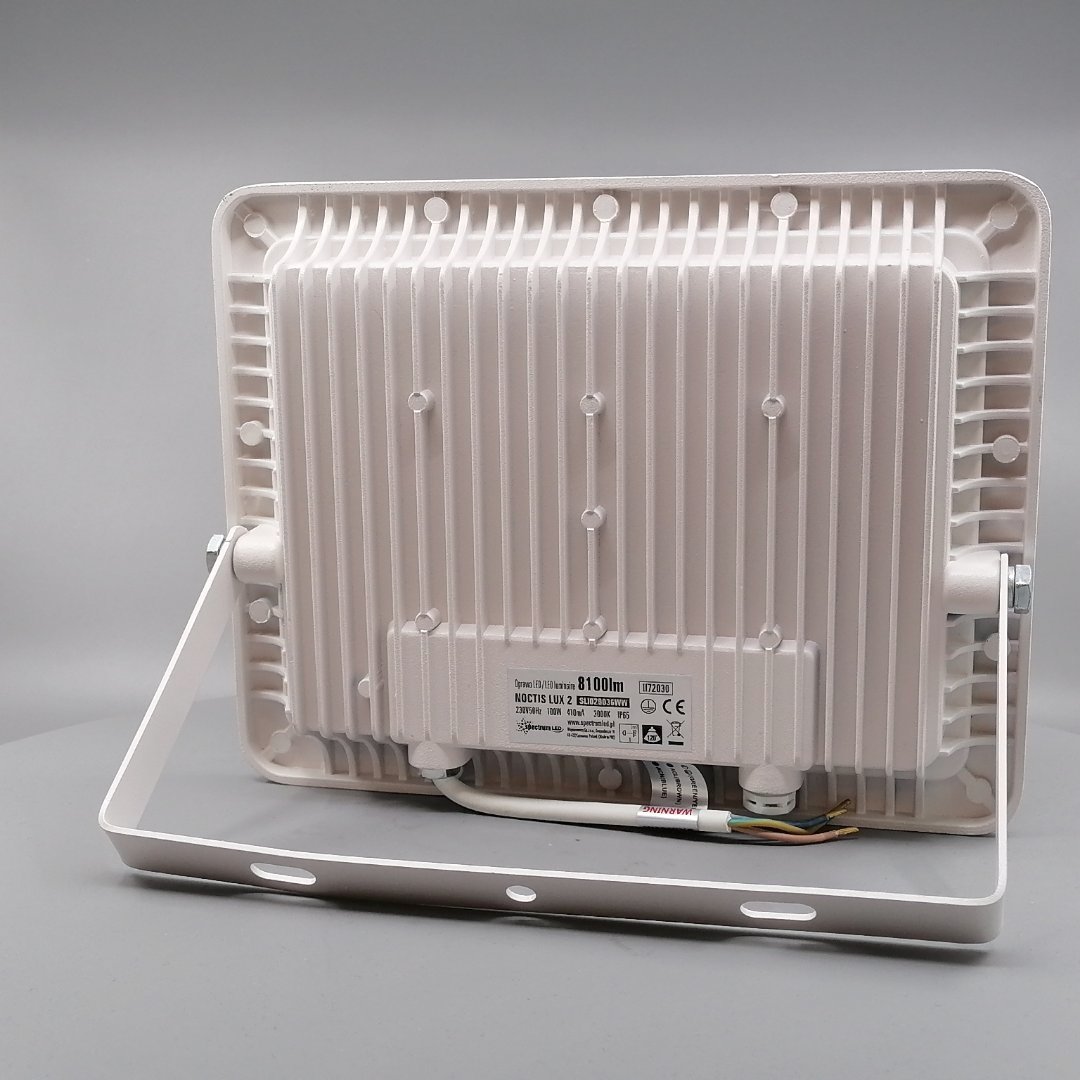 100W LED Projektør 3000K 8100 Lumen (360° frame 14)