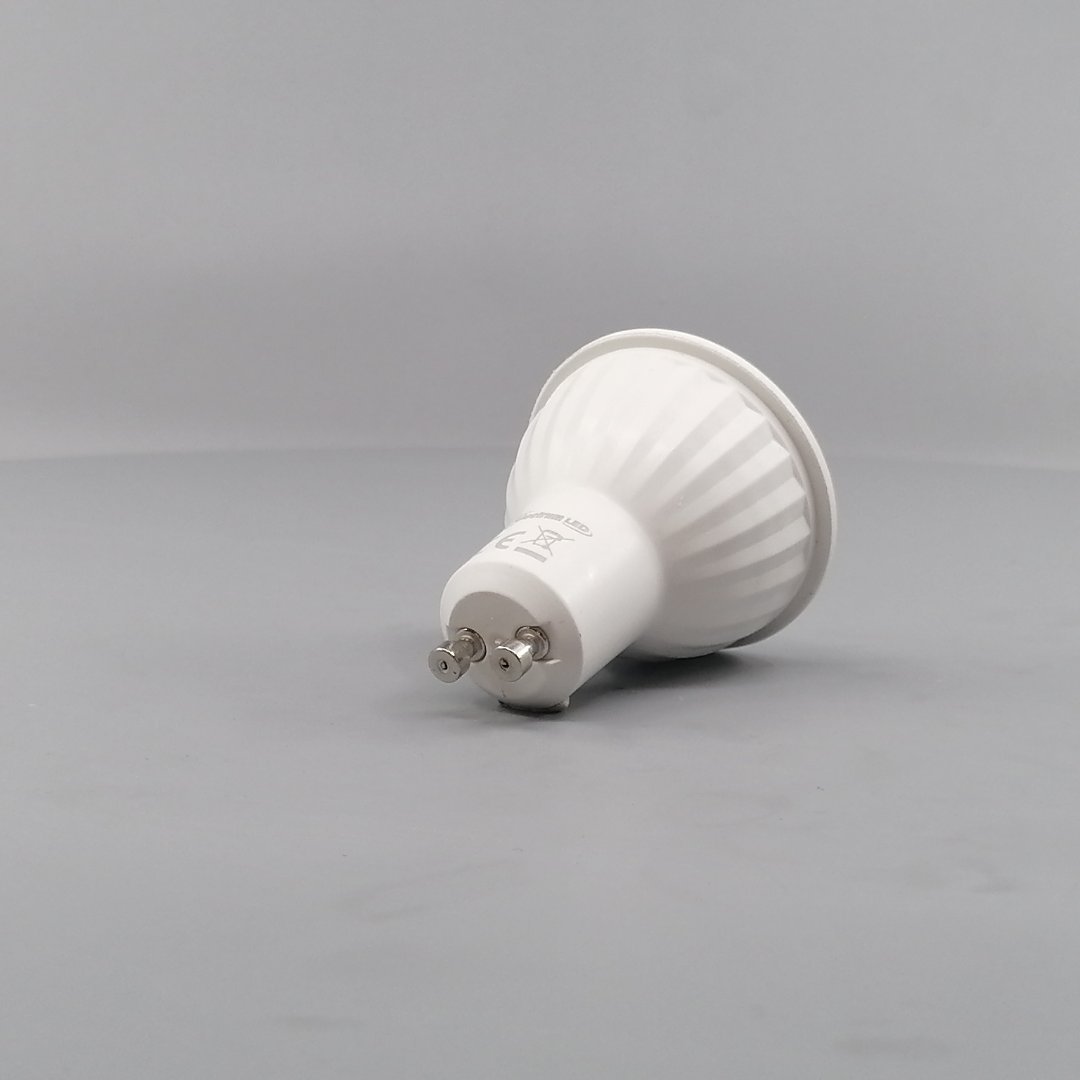 4W LED GU10 Pære 3000K 360 Lm (360° frame 13)