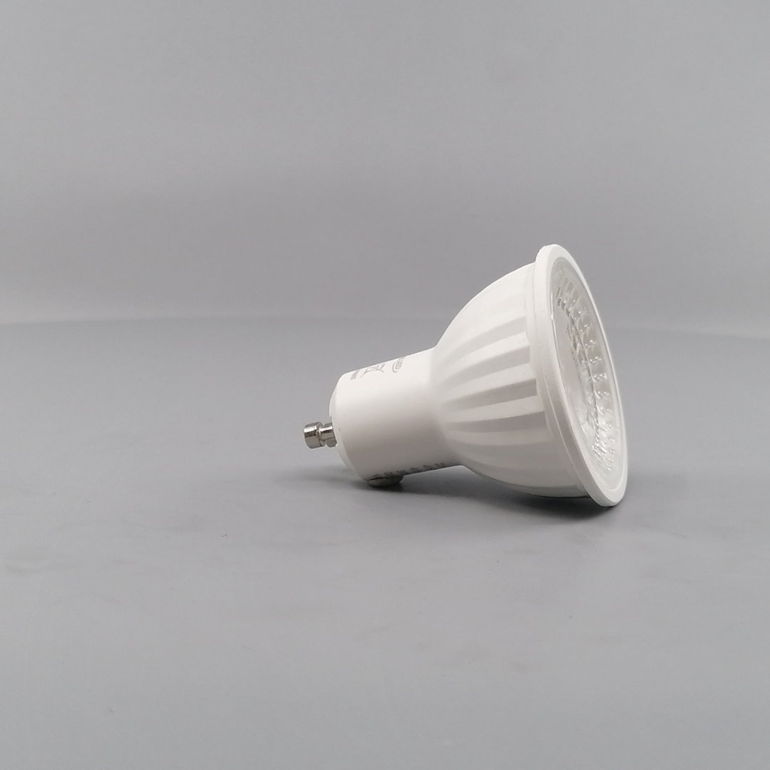 4W LED GU10 Pære 3000K 360 Lm (360° frame 18)
