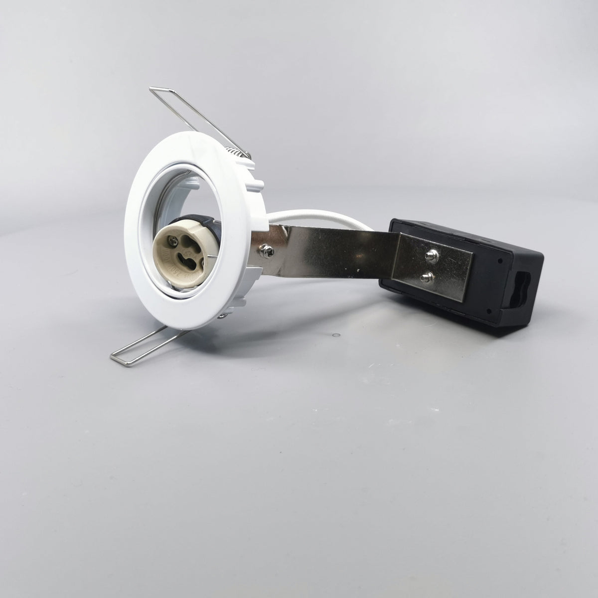 DL-830 230V GU10 max 50W hvid (360° frame 3)