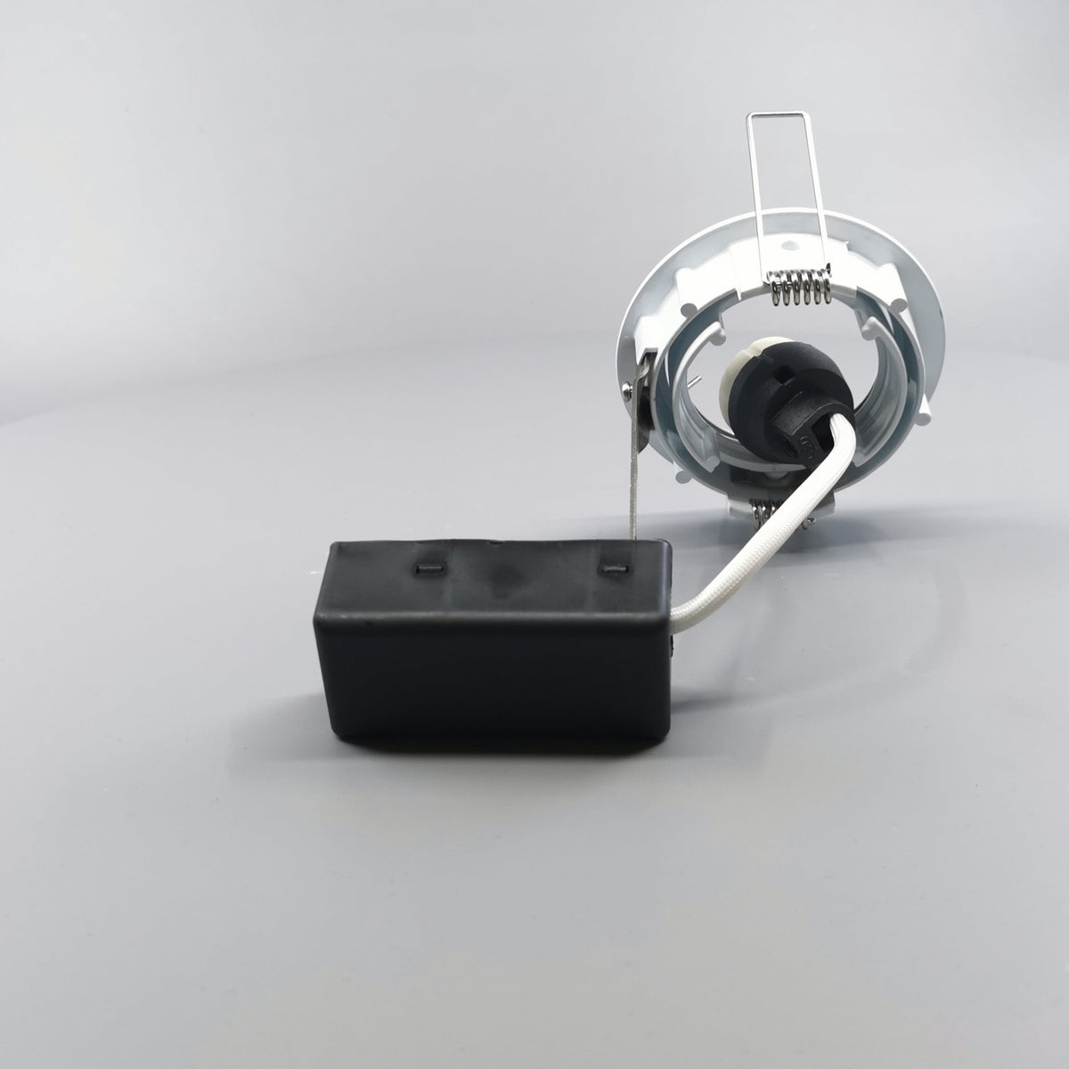 DL-830 230V GU10 max 50W hvid (360° frame 12)