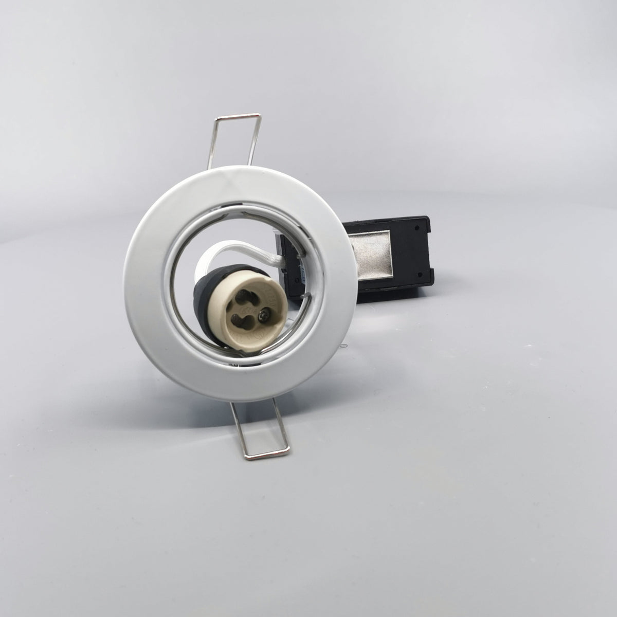 DL-830 230V GU10 max 50W hvid (360° frame 23)