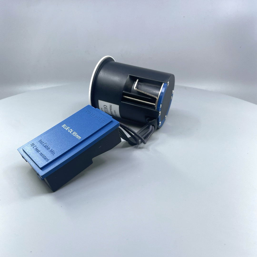 DAXTOR EXO BLUE 95 GU10 indbygningsspot – Hvid (360° frame 9)