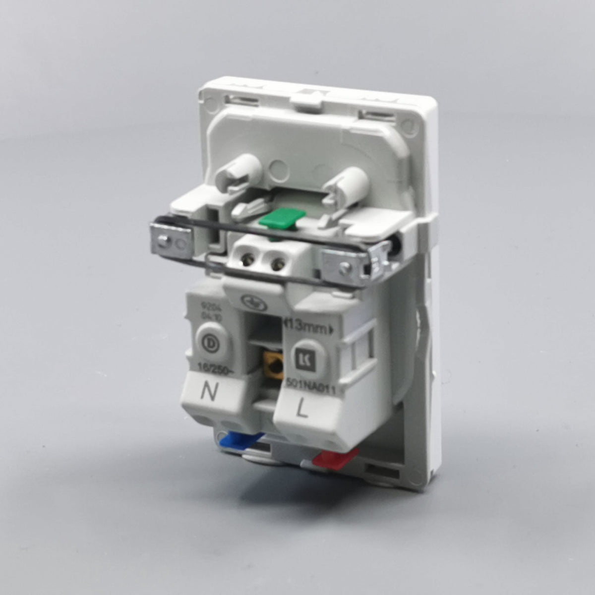 Fuga stikkontakt med jord 1½ modul 2-pol - hvid (360° frame 15)