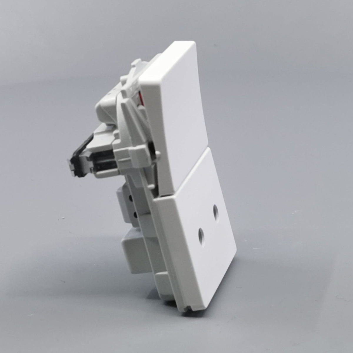 Fuga stikkontakt uden jord med afbryder 1½ modul 2-pol - hvid (360° frame 20)