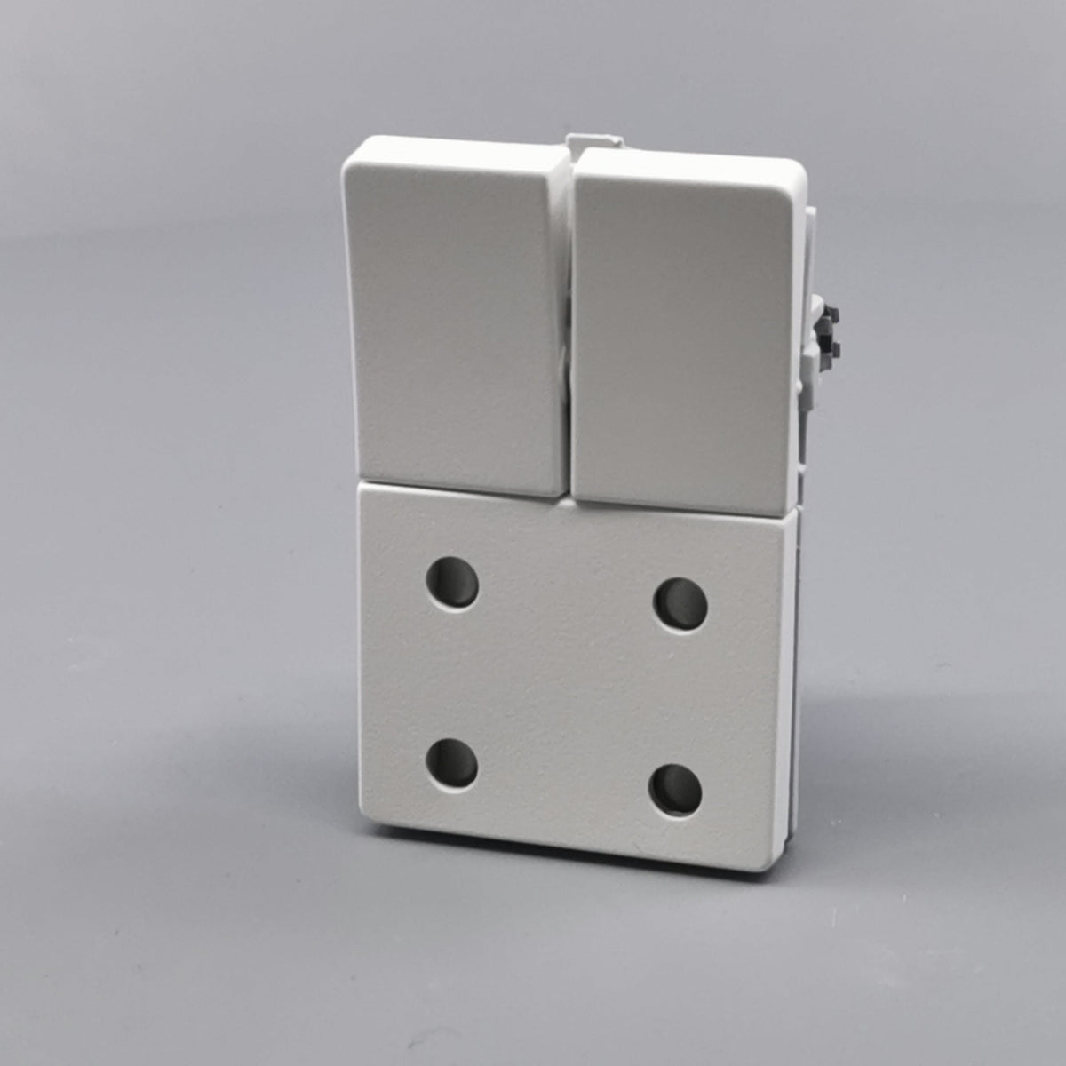 Fuga dobbelt stikkontakt med afbryder 1½ modul 2-pol - hvid (360° frame 2)