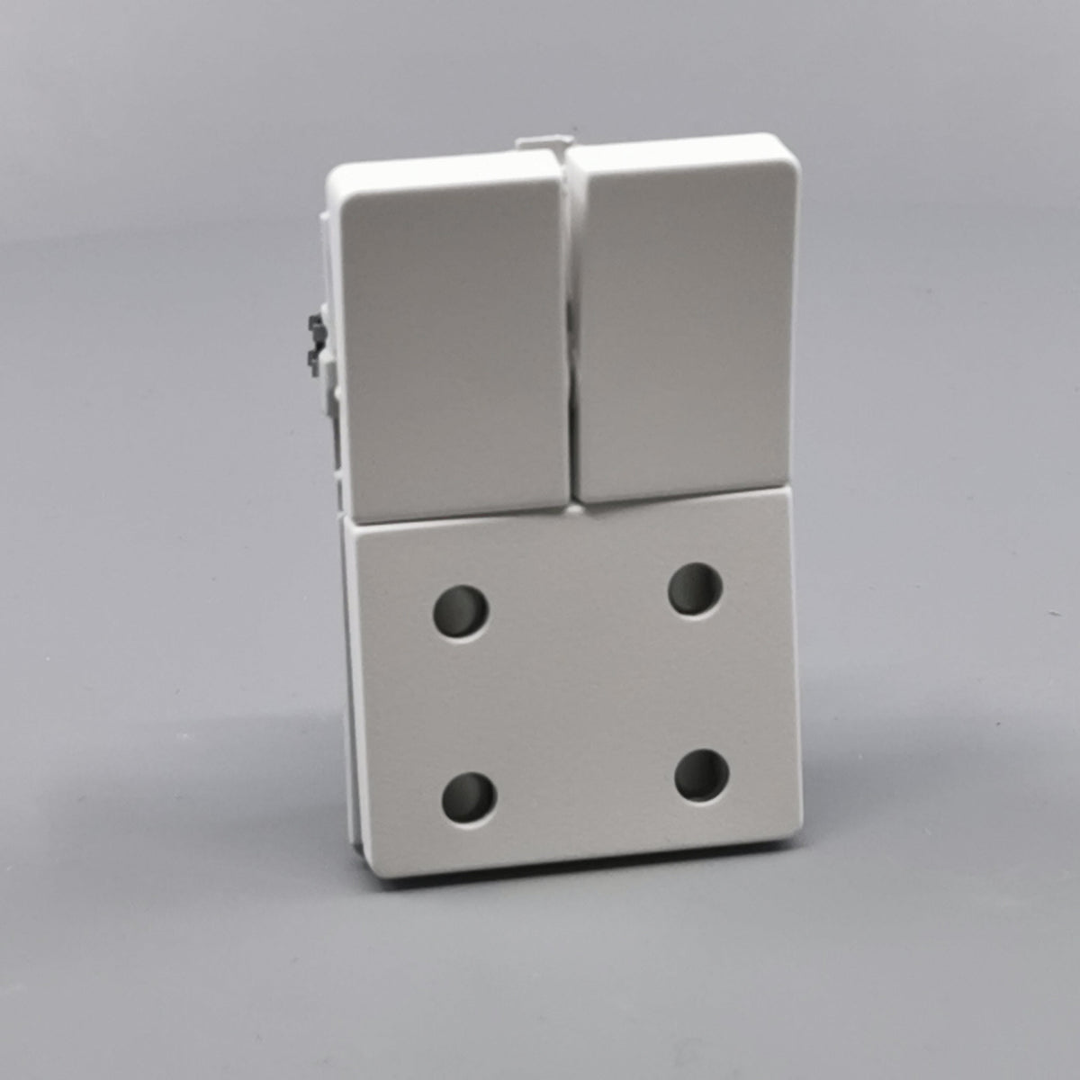 Fuga dobbelt stikkontakt med afbryder 1½ modul 2-pol - hvid (360° frame 24)