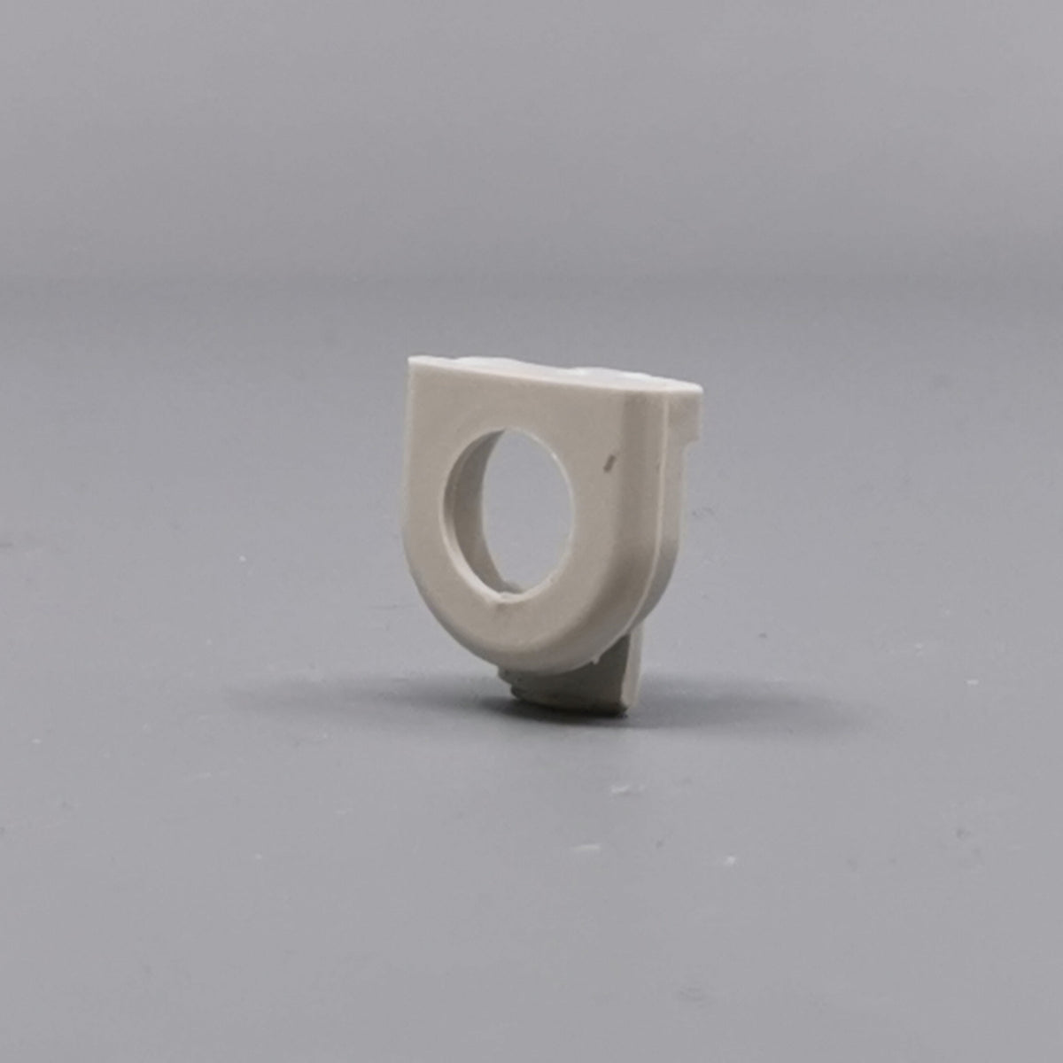 Plasttylle for rund kabel lysegrå (360° frame 4)
