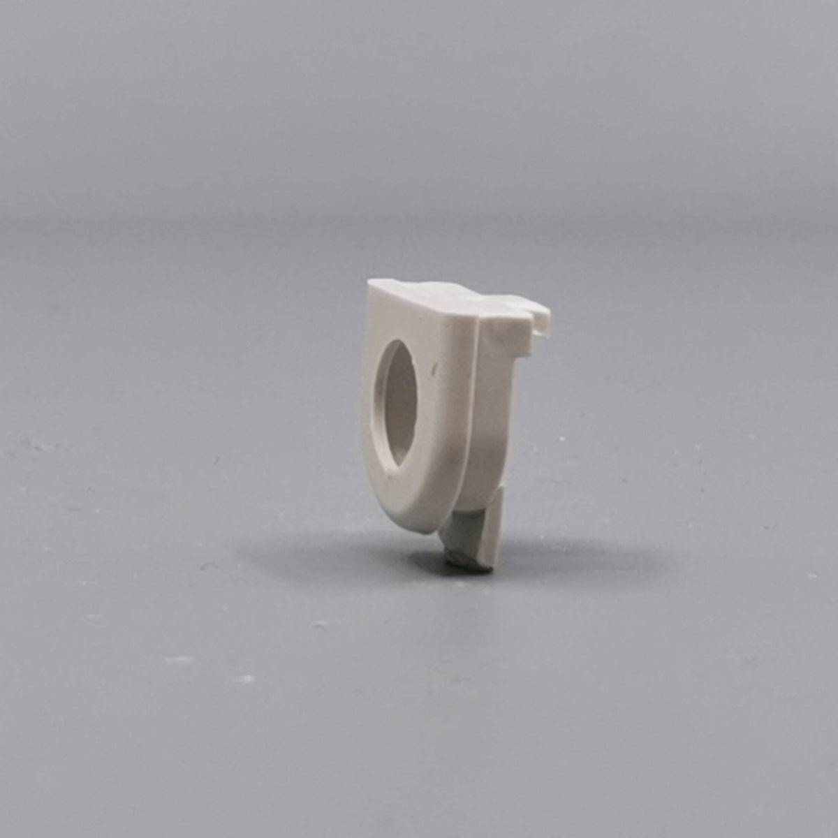 Plasttylle for rund kabel lysegrå (360° frame 6)