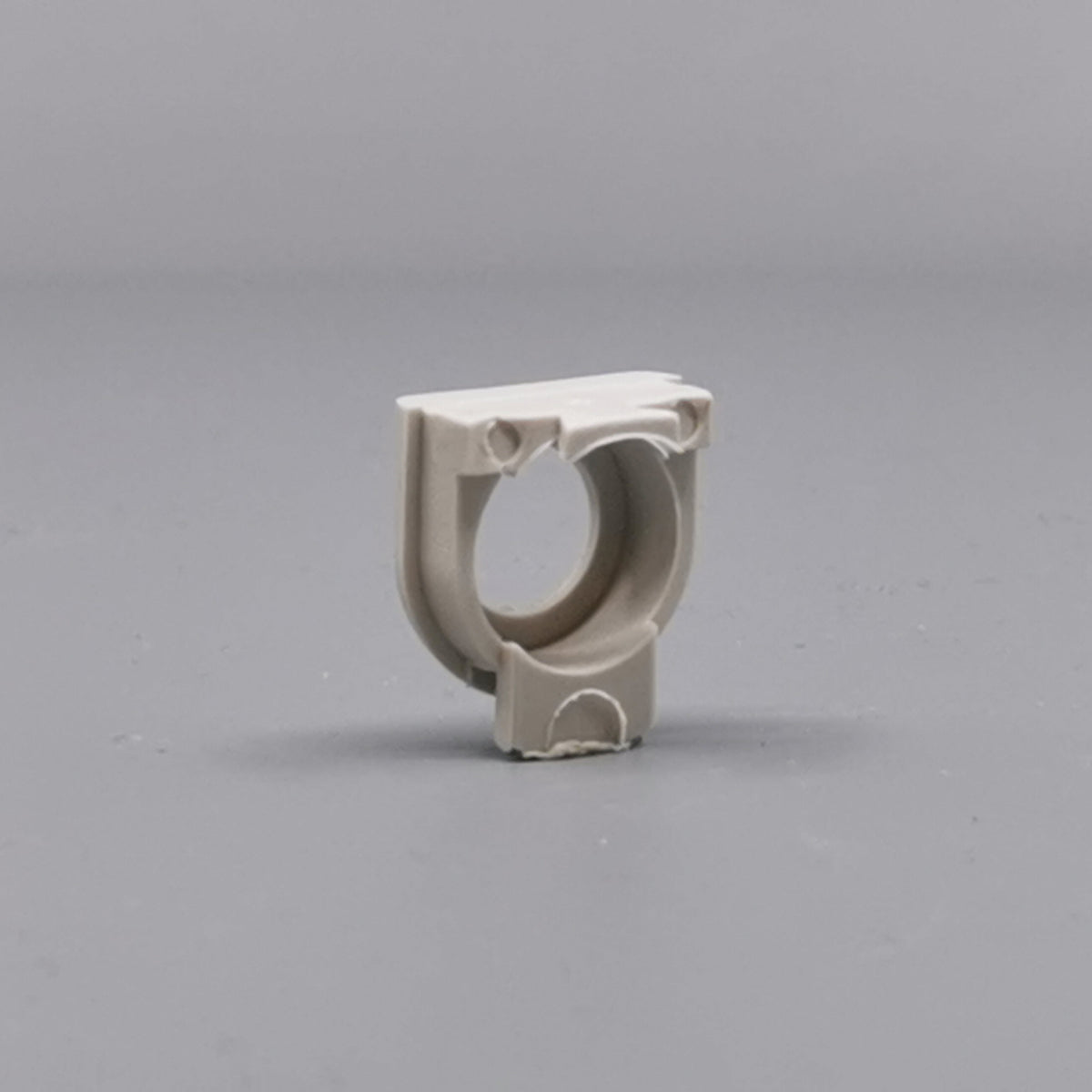 Plasttylle for rund kabel lysegrå (360° frame 11)
