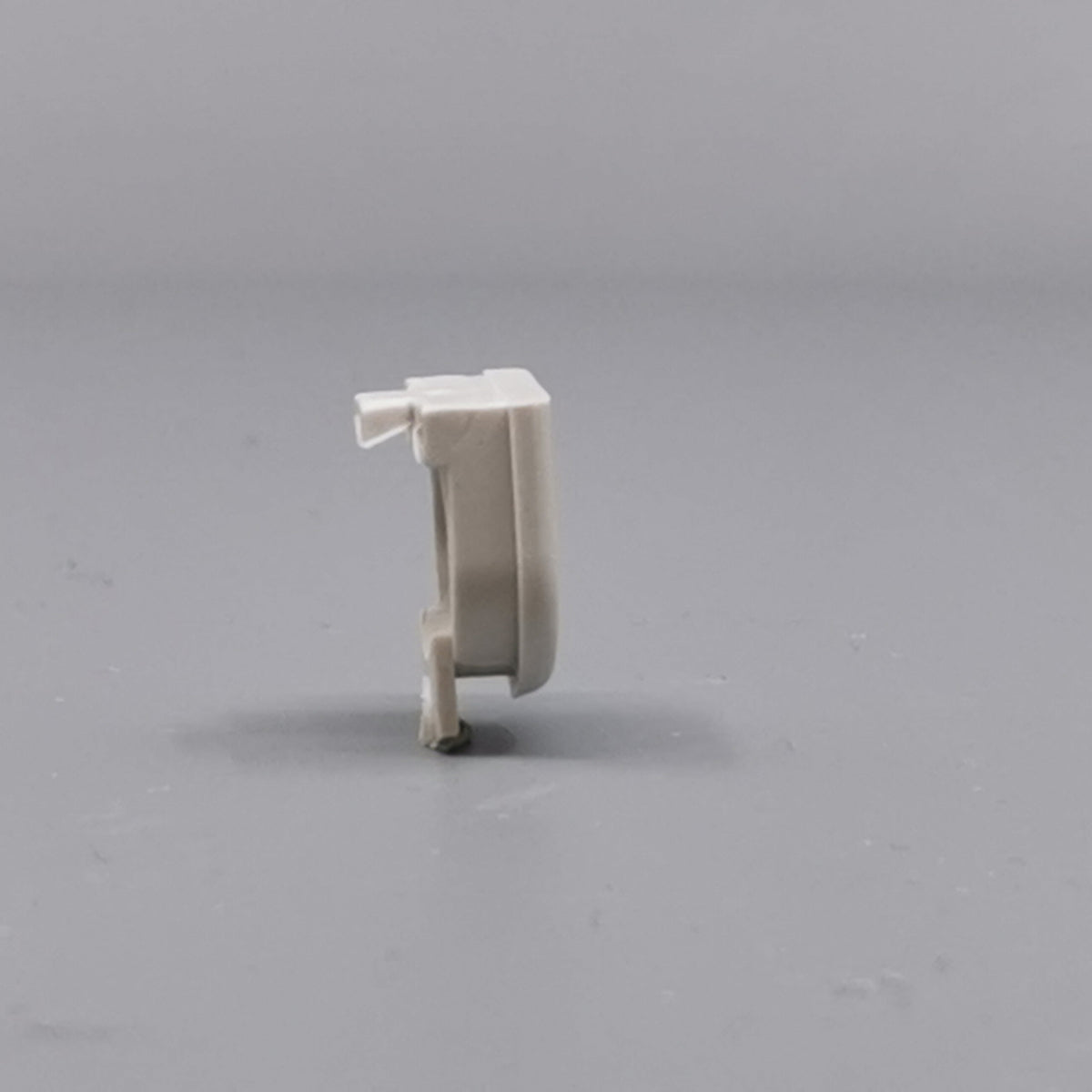 Plasttylle for rund kabel lysegrå (360° frame 19)