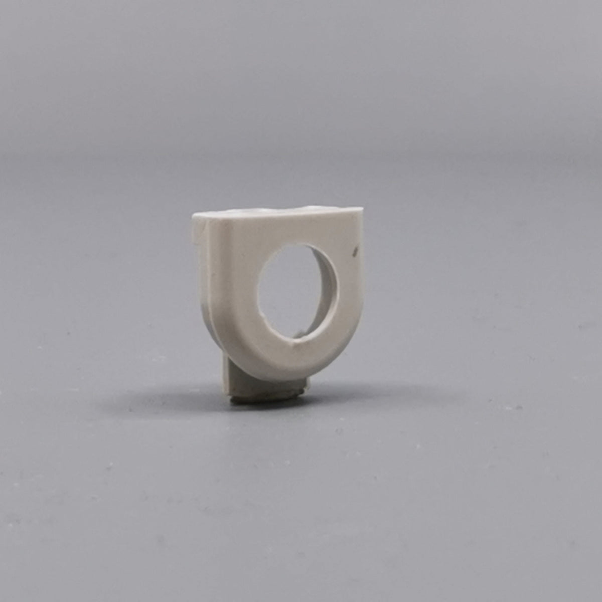 Plasttylle for rund kabel lysegrå (360° frame 23)