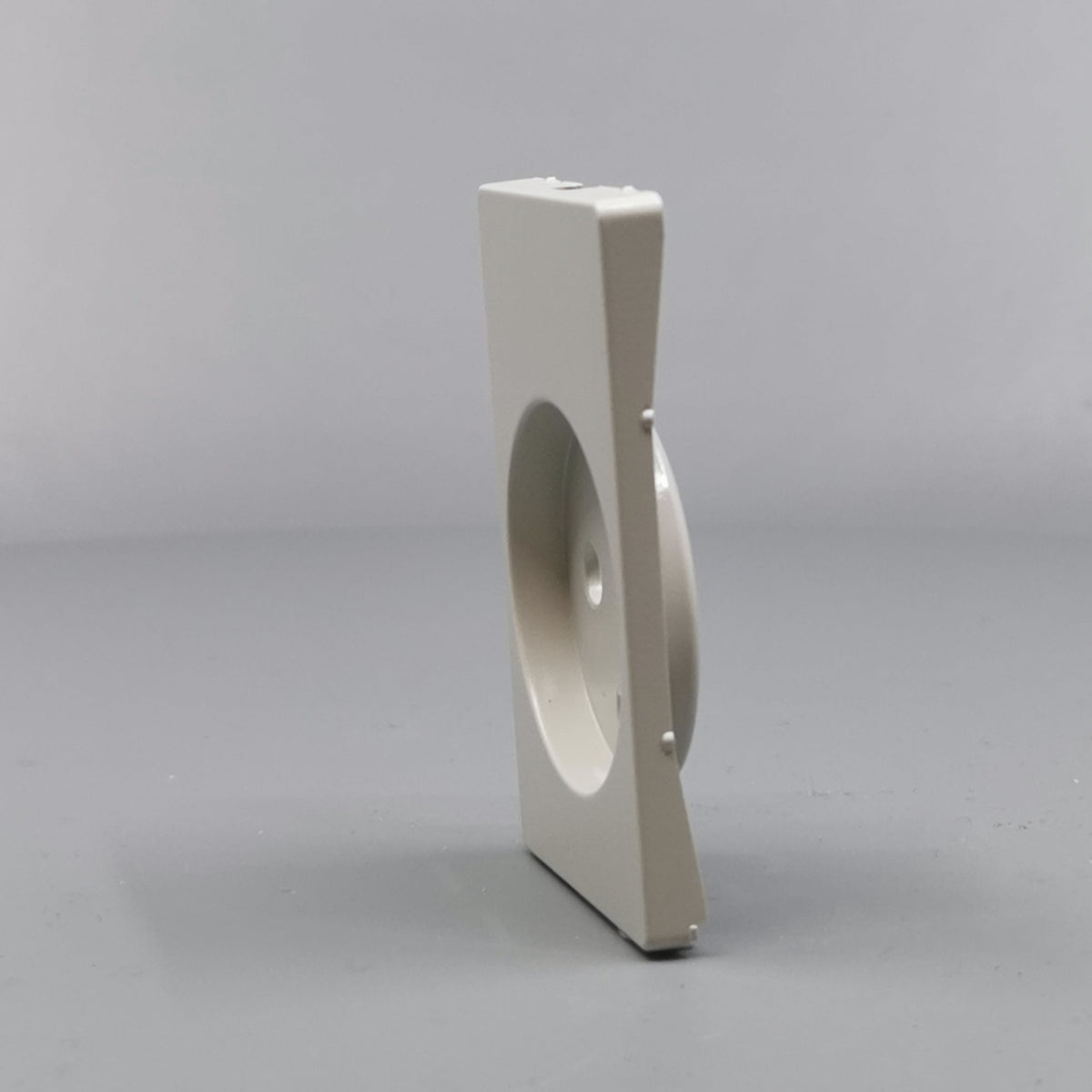 Fuga Afdækning for stikkontakt 1½ modul lysegrå (360° frame 6)