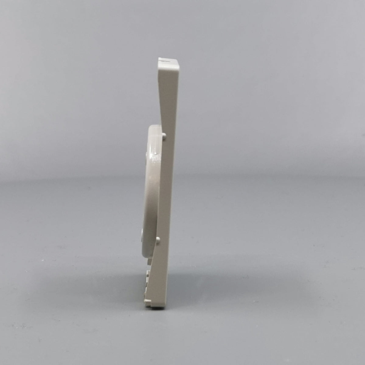Fuga Afdækning for stikkontakt 1½ modul lysegrå (360° frame 19)