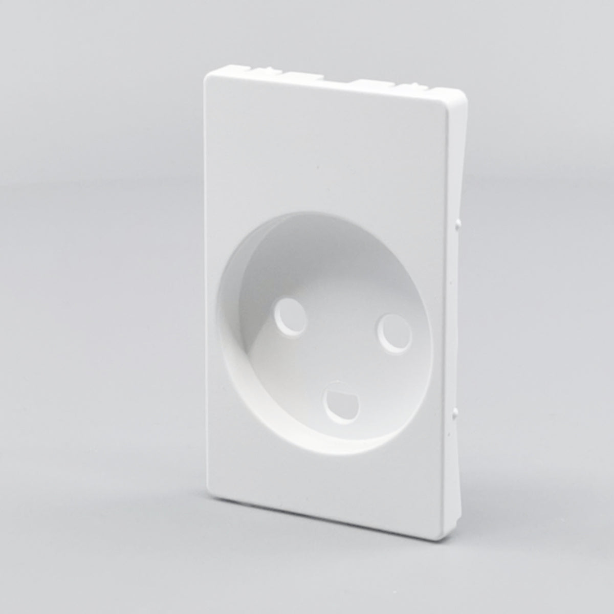 Fuga Afdækning for stikkontakt 1½ modul hvid (360° frame 3)