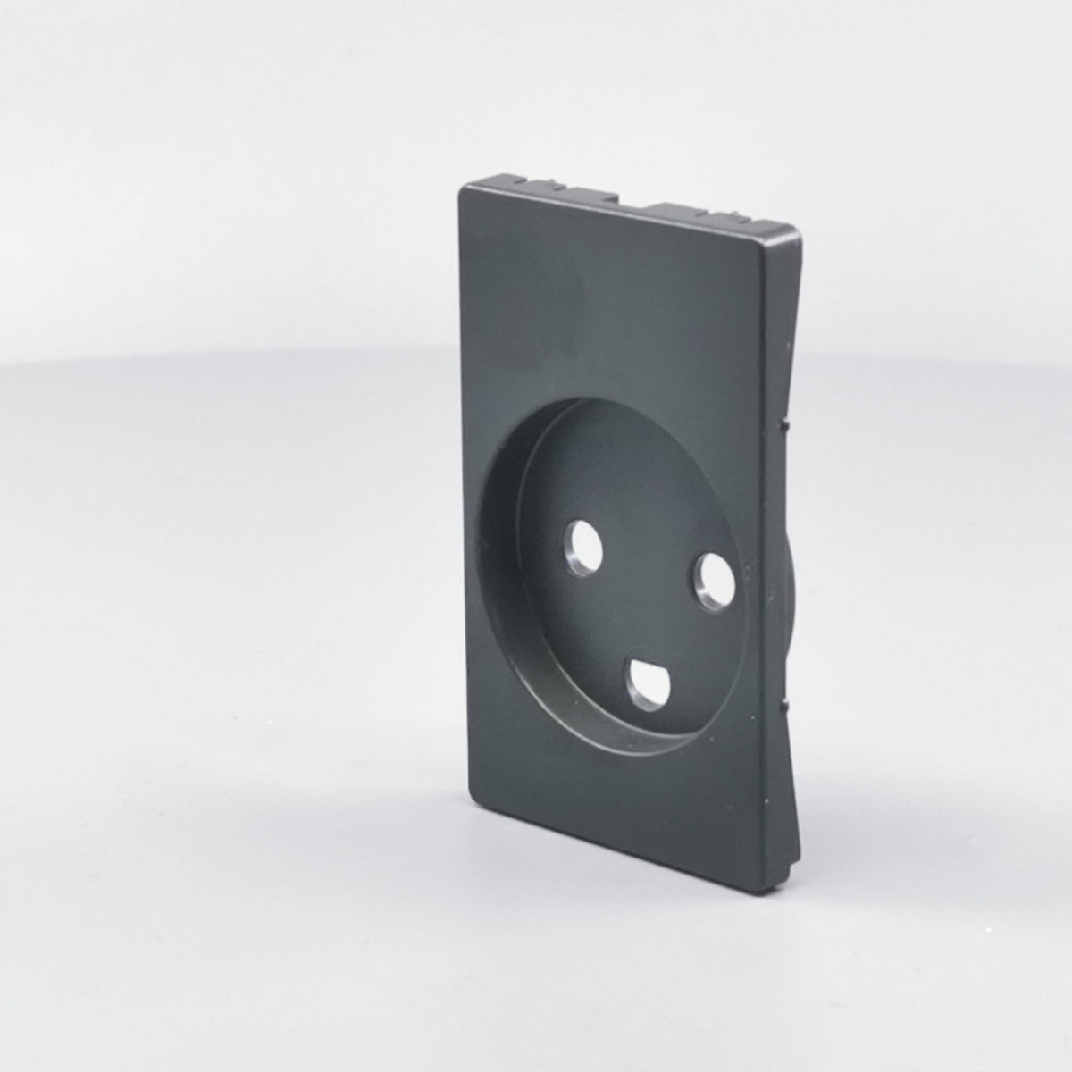 Fuga Afdækning for stikkontakt 1½ modul koksgrå (360° frame 4)