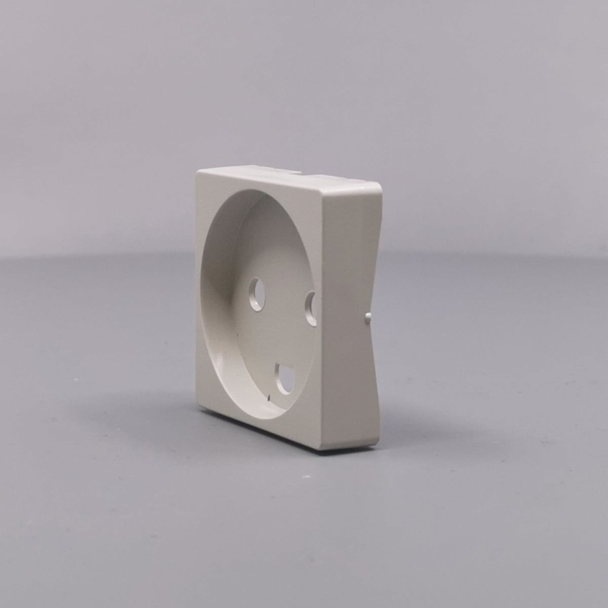 Afdækning for stikkontakt 1 modul gl model lysegrå (360° frame 5)